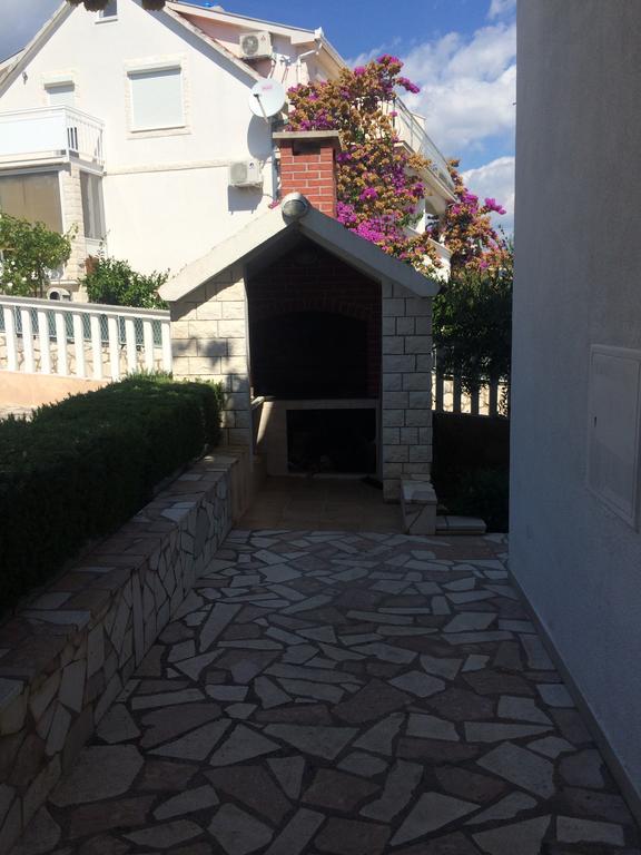Suz-Ana Apartment Trogir Exterior photo