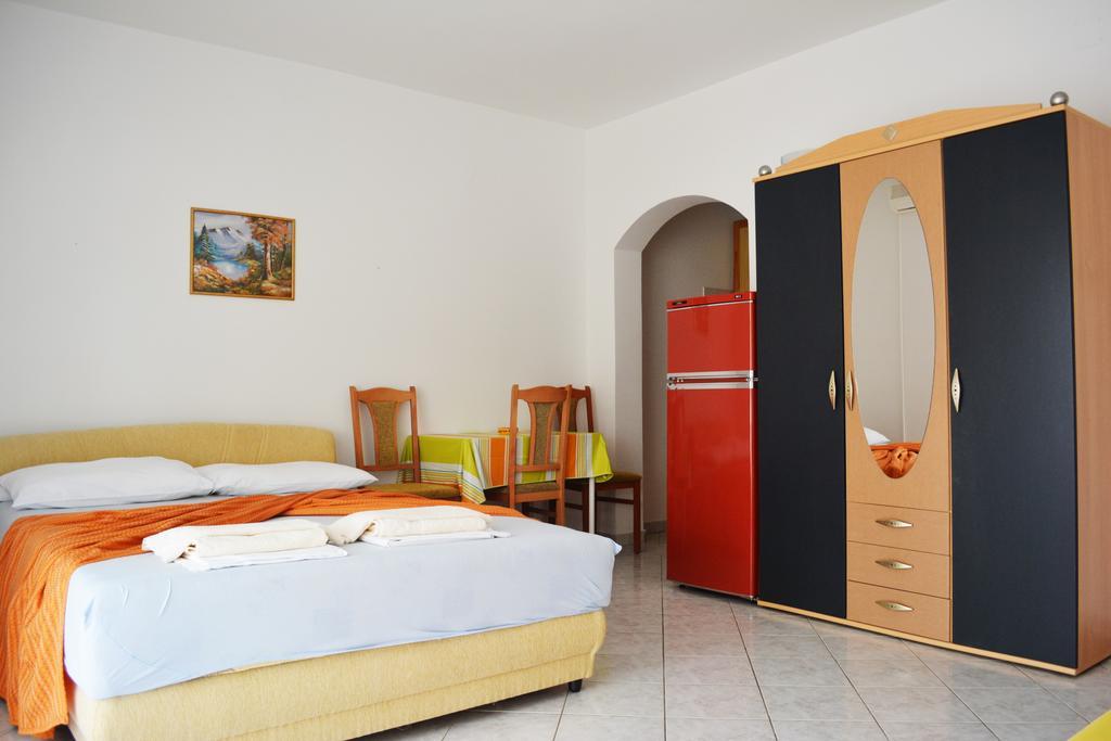 Suz-Ana Apartment Trogir Exterior photo