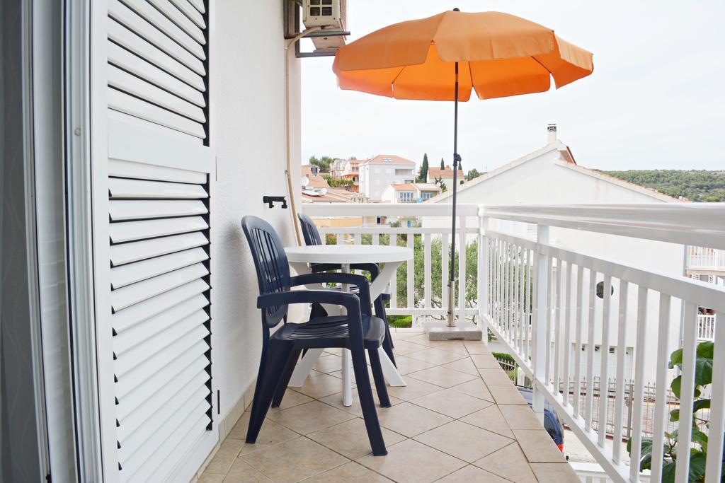 Suz-Ana Apartment Trogir Exterior photo
