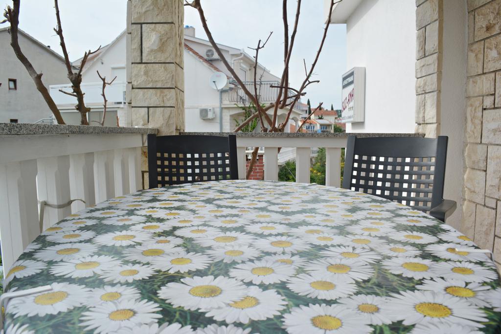 Suz-Ana Apartment Trogir Exterior photo