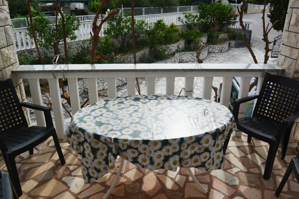 Suz-Ana Apartment Trogir Exterior photo