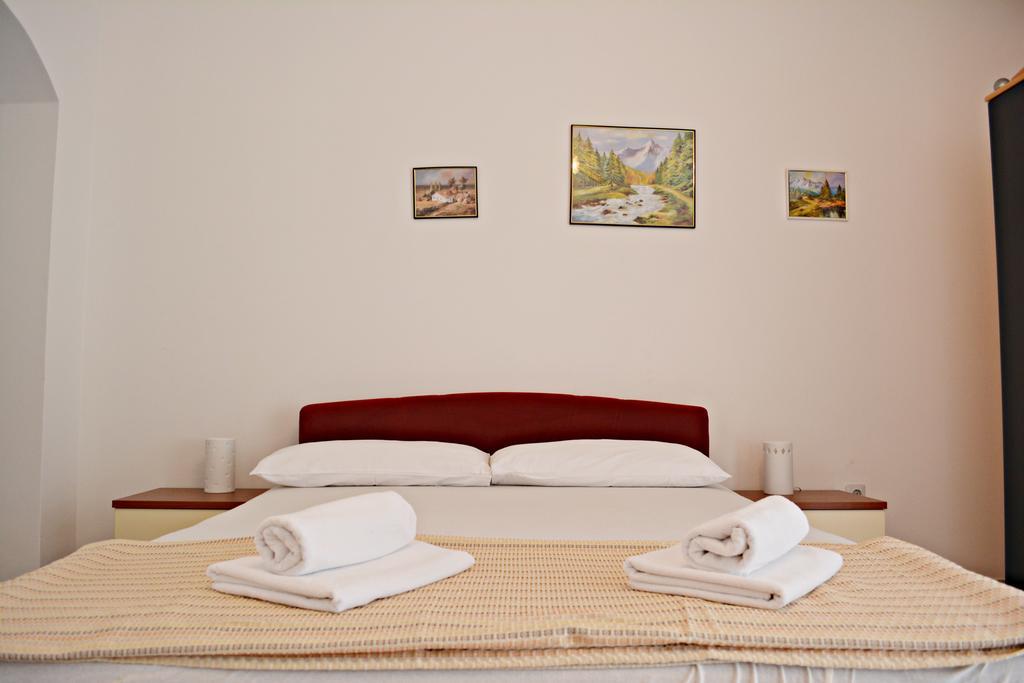 Suz-Ana Apartment Trogir Exterior photo