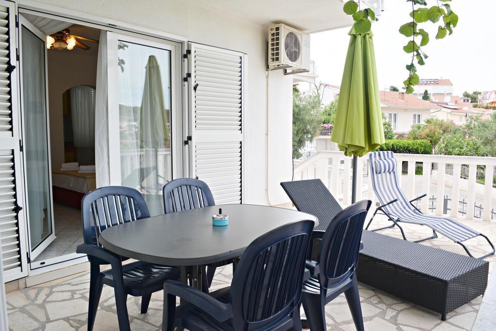 Suz-Ana Apartment Trogir Exterior photo